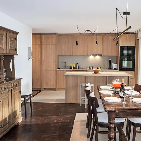 Center By Interhome *